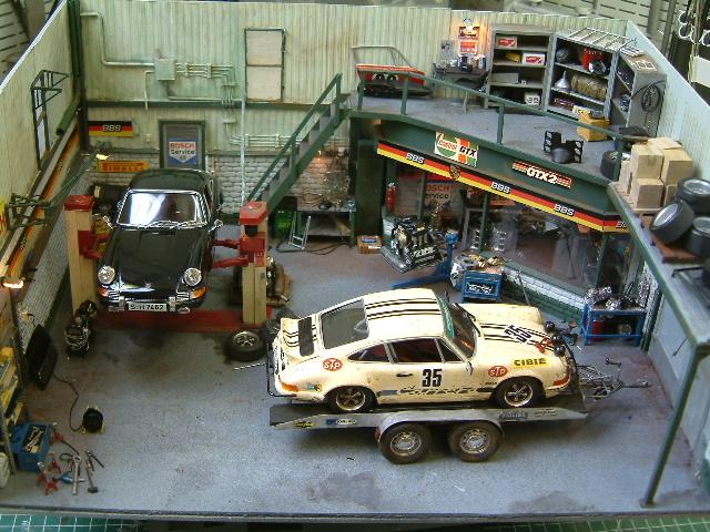 : 1_porsche_20911_20garageJ23PG.jpg
: 1581

: 72.5 